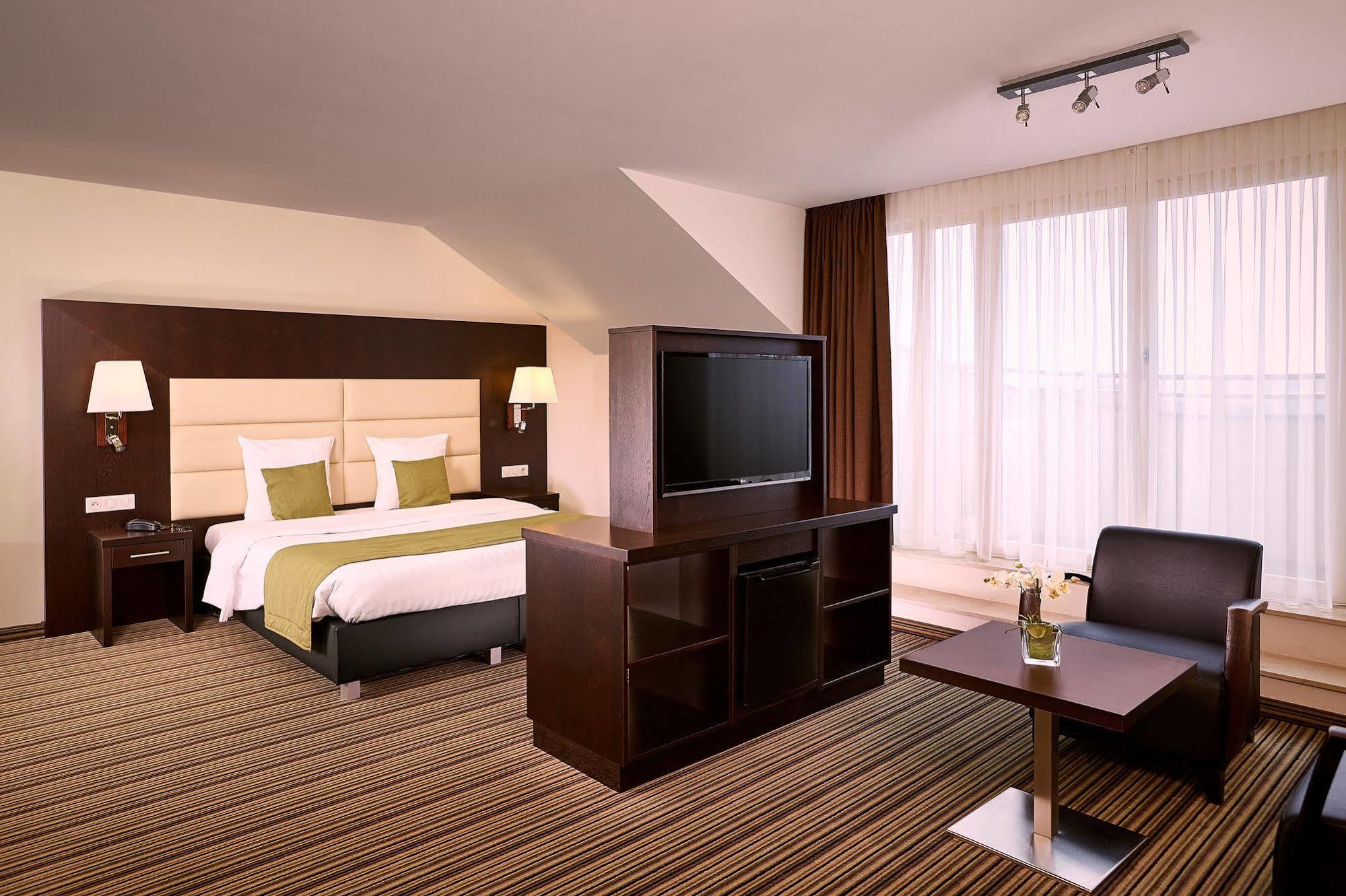 Airport - Der Valk Hotel Charleroi